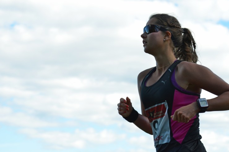 Mona Hallberg flyger förbi i ett rasande tempo!