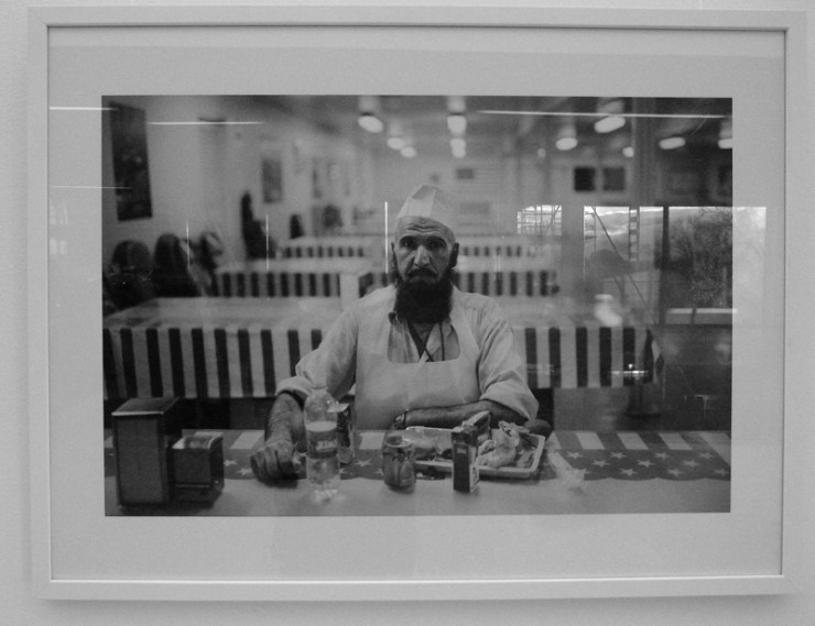 Photo 2nd price - An Afghan Worker eating at US base in Gardez