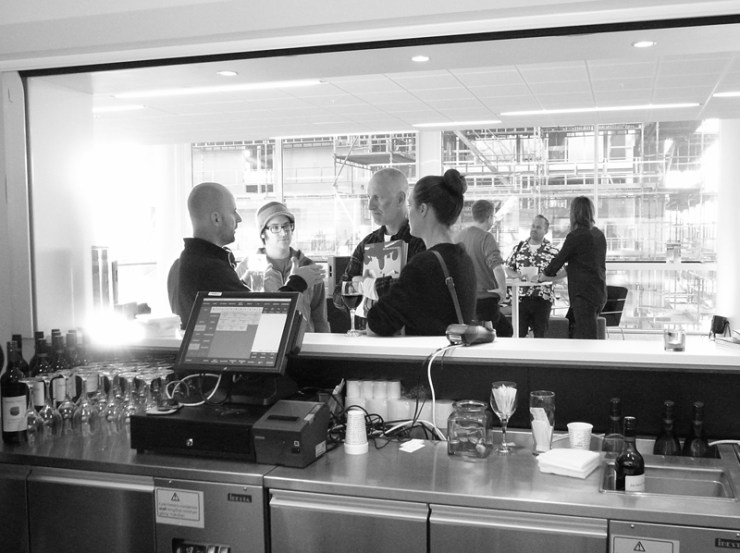 Mingel på utställningen PGB Photo Award