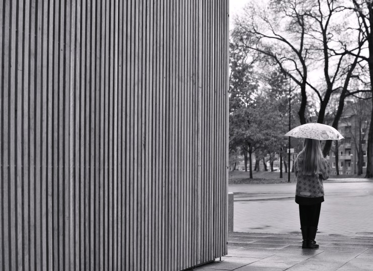 Flickan med paraplyet