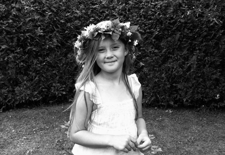 Tuva i midsommarkrans