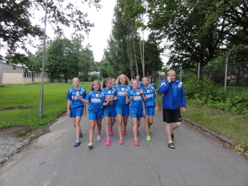 På väg till matsalen