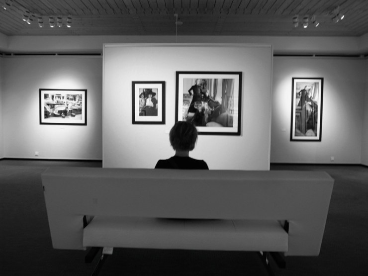 Besökare fotoutställning - Carl-Johan De Geer