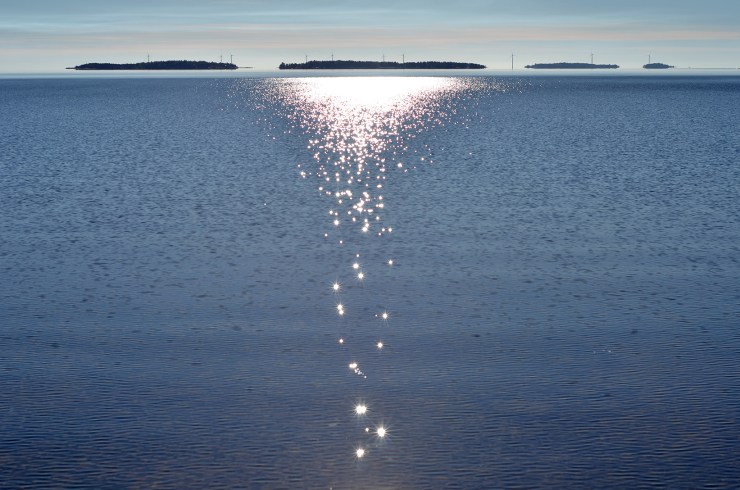 Vänern glittrar i höstsolen
