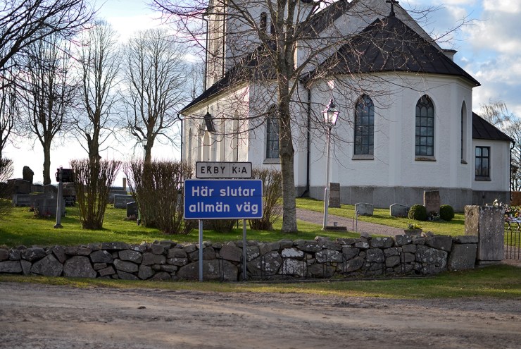 Här slutar allmän väg - Ekby kyrka